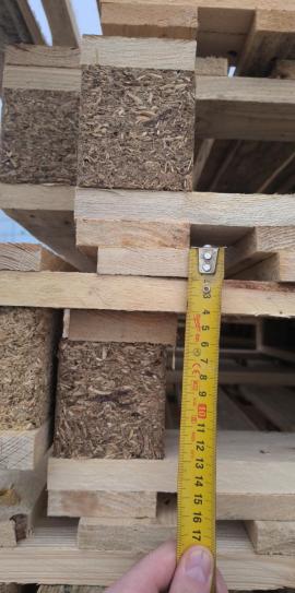 Predáme drevené palety 1000x1000